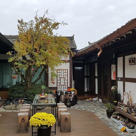 Inyeon Hanok Guesthouse Jeonju Eksteriør billede