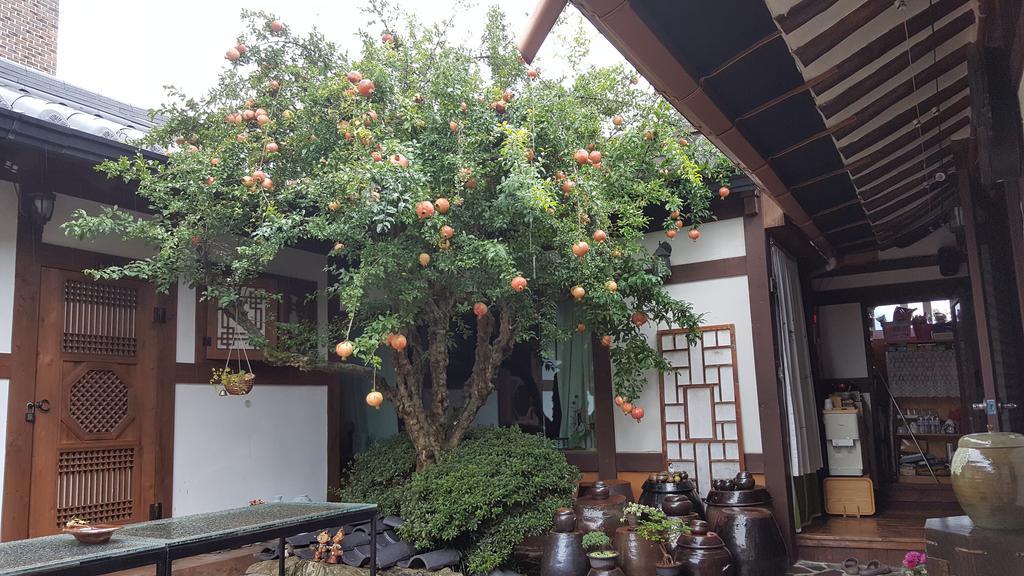 Inyeon Hanok Guesthouse Jeonju Eksteriør billede
