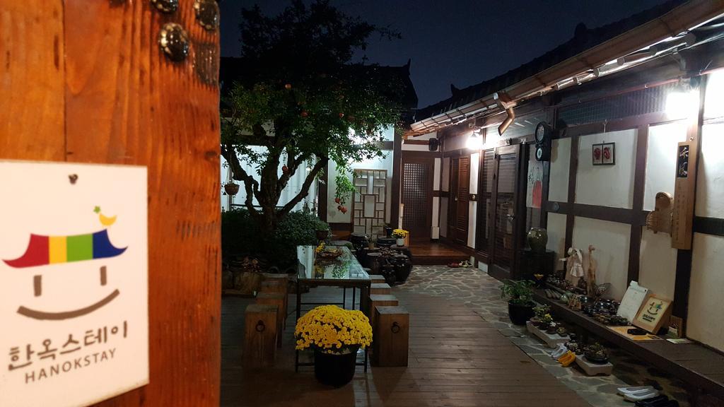 Inyeon Hanok Guesthouse Jeonju Eksteriør billede