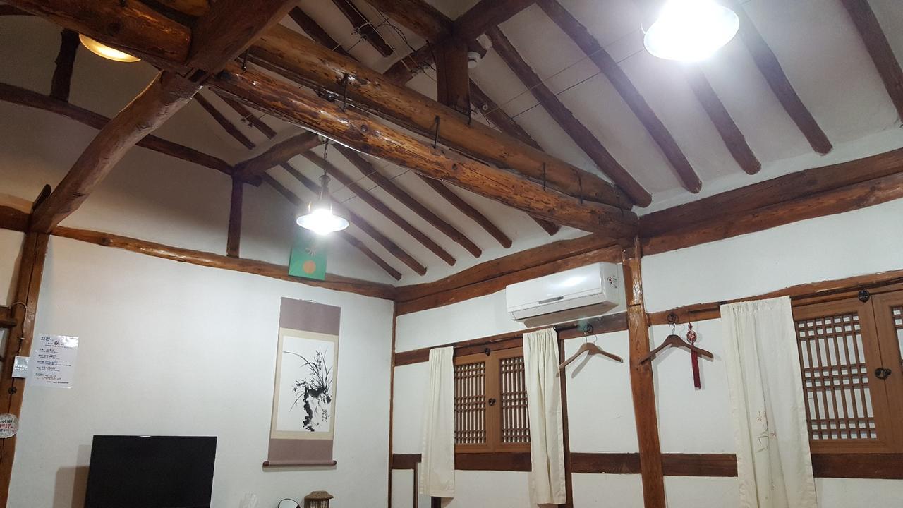Inyeon Hanok Guesthouse Jeonju Eksteriør billede
