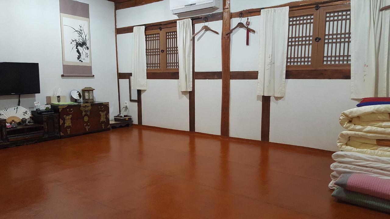 Inyeon Hanok Guesthouse Jeonju Eksteriør billede