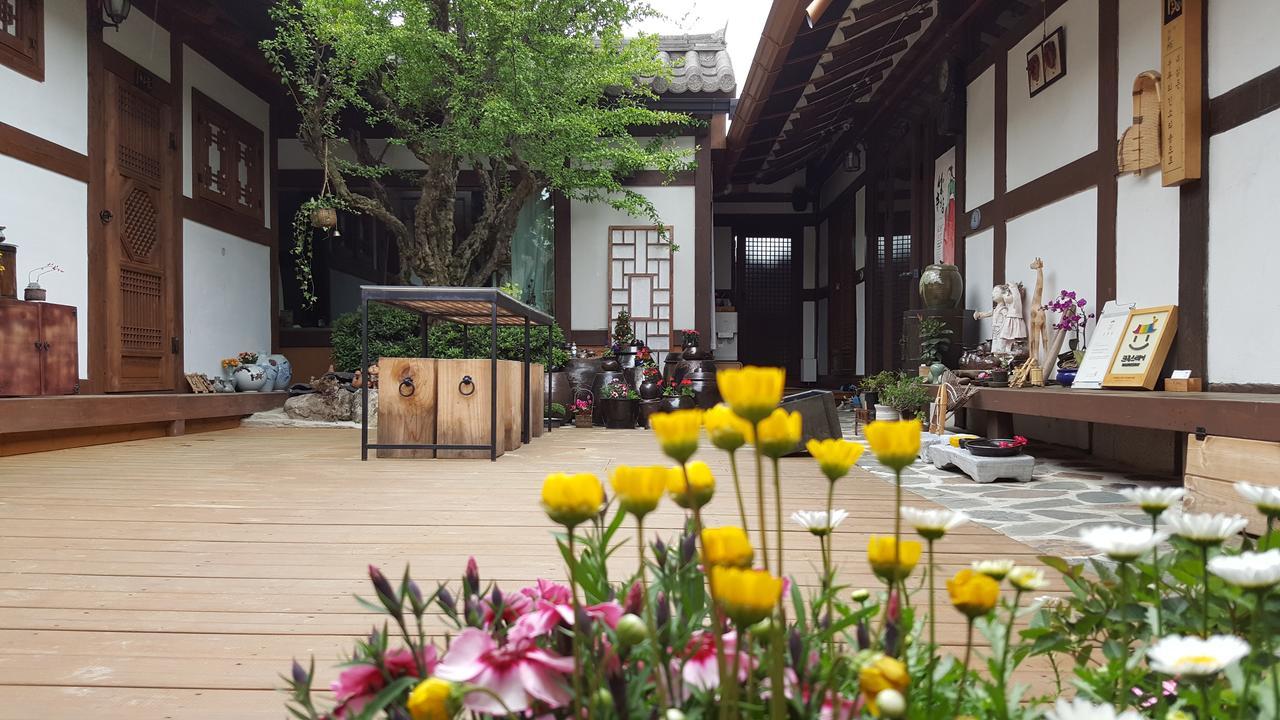 Inyeon Hanok Guesthouse Jeonju Eksteriør billede