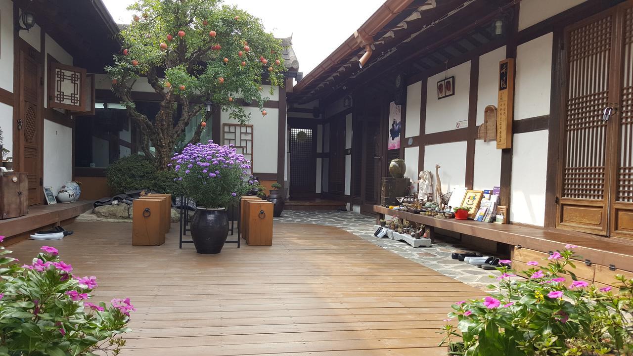 Inyeon Hanok Guesthouse Jeonju Eksteriør billede