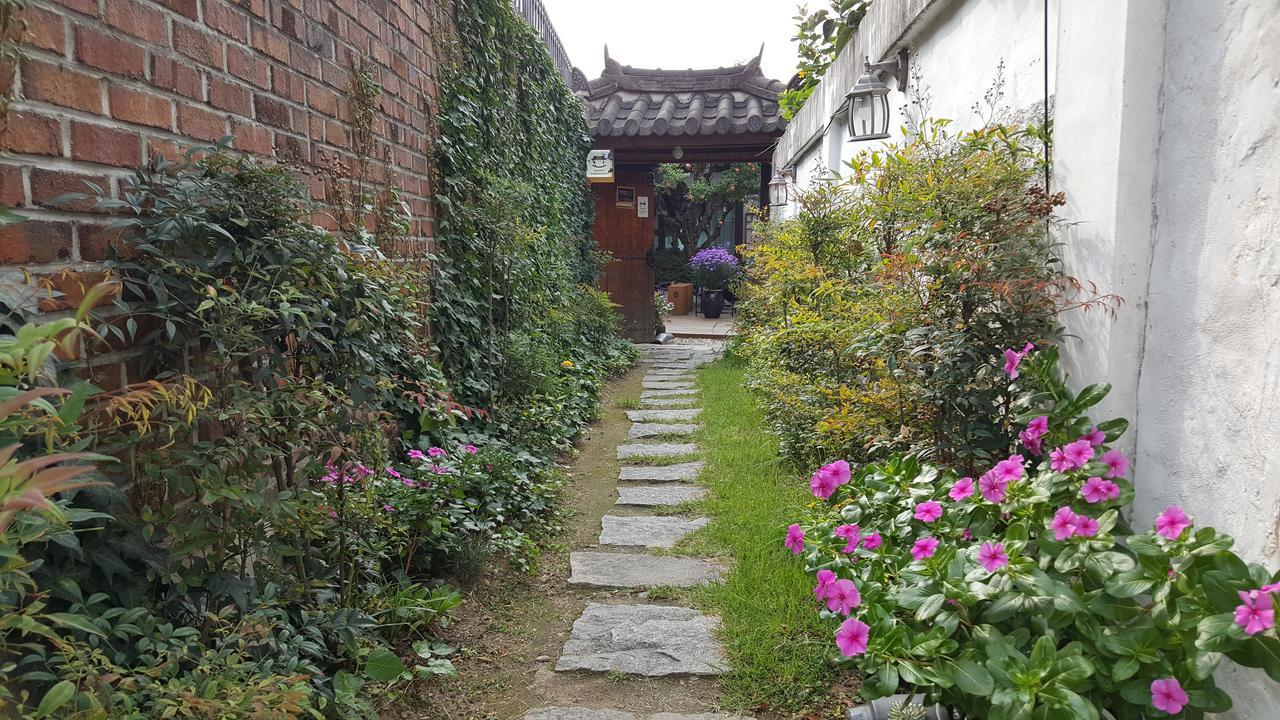 Inyeon Hanok Guesthouse Jeonju Eksteriør billede