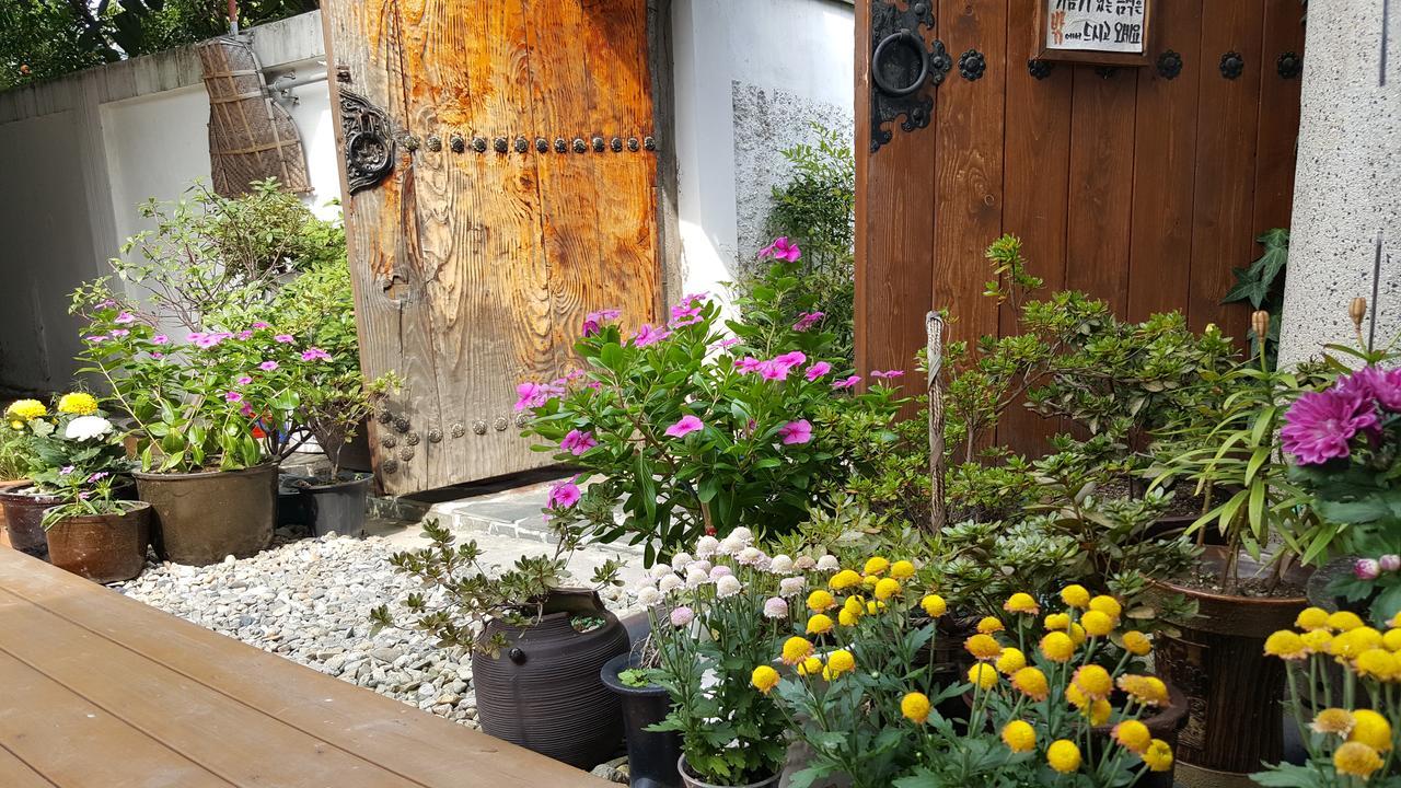 Inyeon Hanok Guesthouse Jeonju Eksteriør billede
